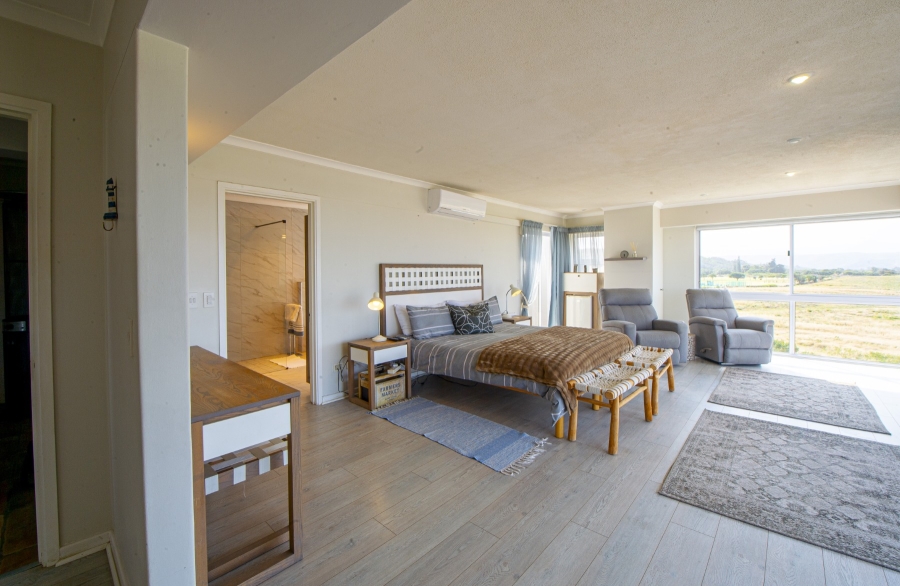 9 Bedroom Property for Sale in Poortjies Western Cape